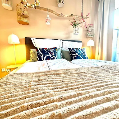 Penthouse Mit Xl Terrasse Inklusive Stellplatz In Lage *