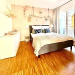 Penthouse Mit Xl Terrasse Inklusive Stellplatz In Lage شقة