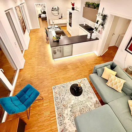 Penthouse Mit Xl Terrasse Inklusive Stellplatz In Lage