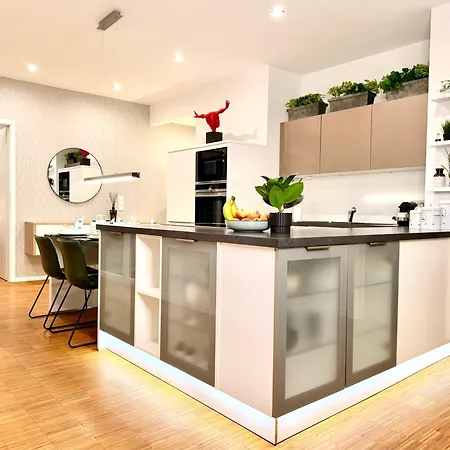 Penthouse Mit Xl Terrasse Inklusive Stellplatz In Lage نورنبيرغ